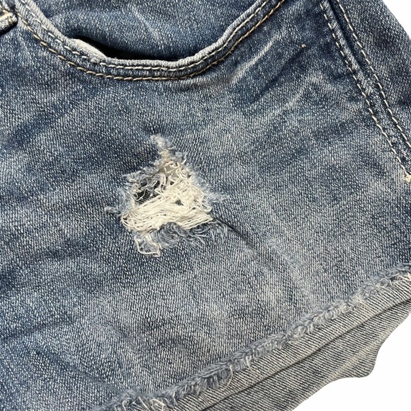 Decree Medium Wash Cut Off Distressed Ripped Jean Shorts Size 5 - Picture 2 of 8